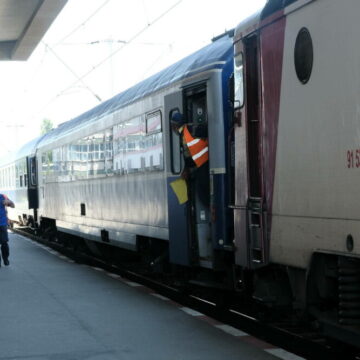 img Întârzieri majore la CFR din cauza unui tren de marfă defect