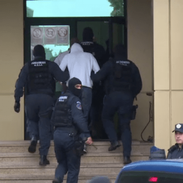 img Pedepse mai grele pentru proxeneți. Modificări în lege pentru combaterea traficului de persoane