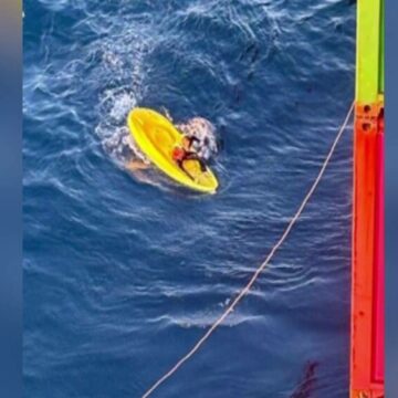 img Comandantul român de navă care a salvat un australian în derivă în Oceanul Pacific