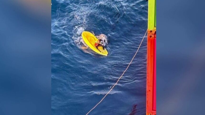 img Comandantul român de navă care a salvat un australian în derivă în Oceanul Pacific