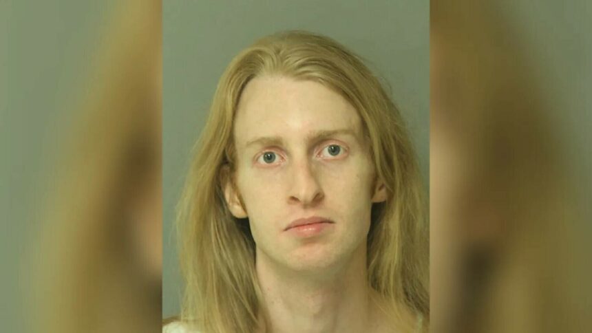 img Fiul celui care a încercat să-l asasineze pe Trump arestat pentru pornografie infantilă