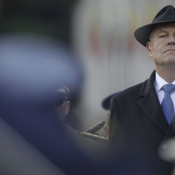 img Scandalul politico-mediatic dintre PSD și PNL privind legea cu dedicație pentru Iohannis