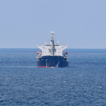 img Nava rusească cu 20.000 de tone de explozibil plutește pe teritoriul aliat. A lansat semnale SOS