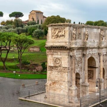 img Furtuna bizară a deteriorat Arcul lui Constantin din Roma și a scufundat un superyacht în Sicilia