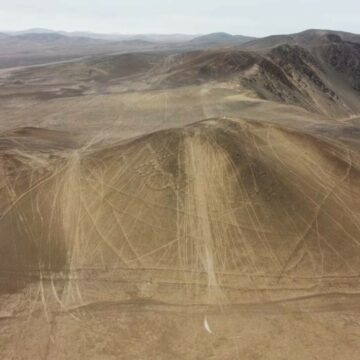 img Geoglifele antice din Deșertul Atacama distruse de mașini – o tragedie culturală