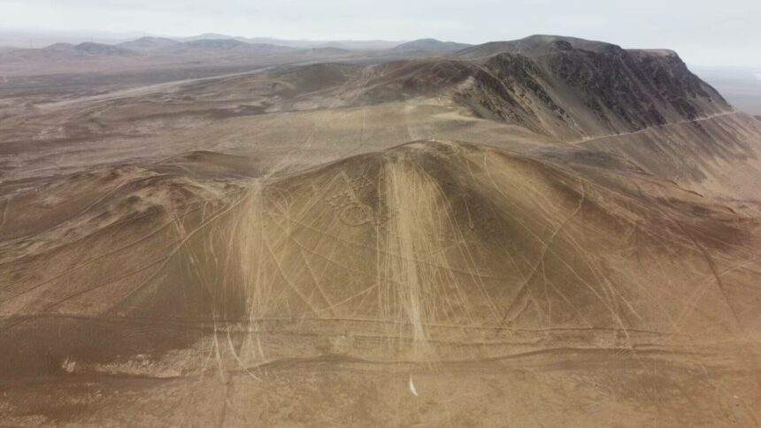 img Geoglifele antice din Deșertul Atacama distruse de mașini – o tragedie culturală