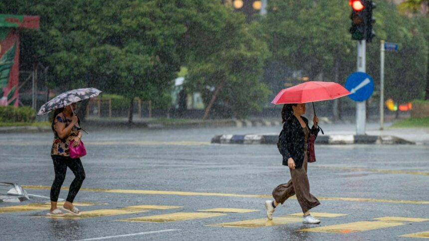 img Averse torențiale și descărcări electrice în București