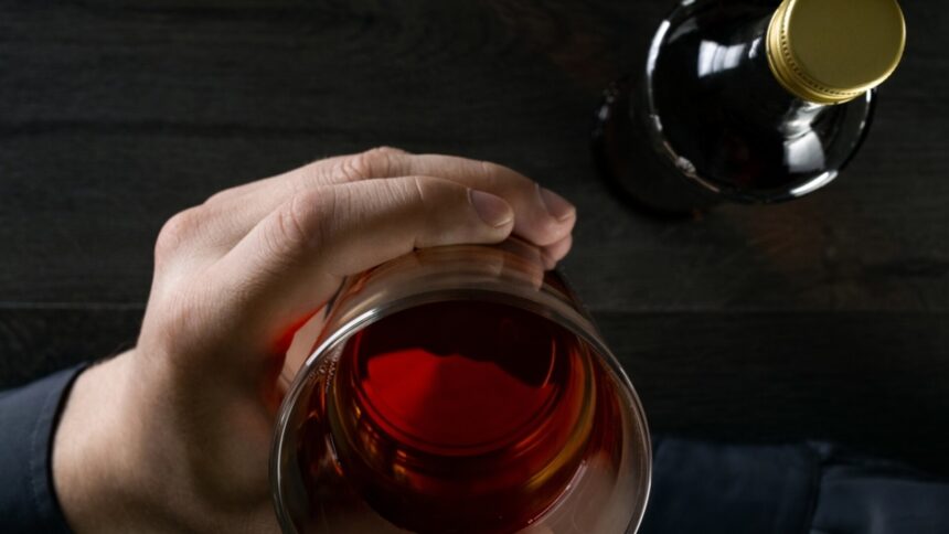 img Tragedie in Iran: 6 persoane decedate si 20 intoxicate din cauza consumului de alcool contrafacut