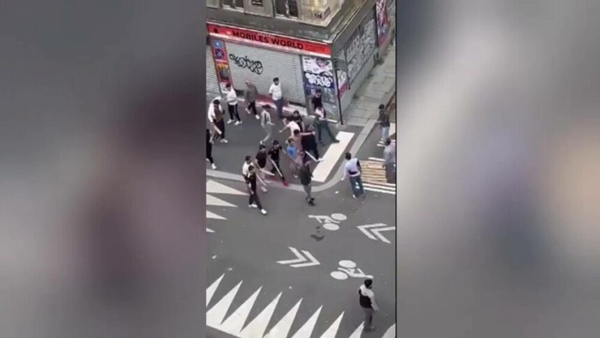 img Confruntare violentă între afgani în Paris