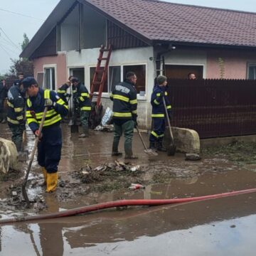 img Cod portocaliu de furtună. Evacuări masive din județul Galați