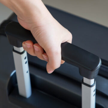 img Descoperire de peste 40.000 de euro în bagajele unor pasageri care voiau să iasă din ţară, la Arad. Ce ascundeau