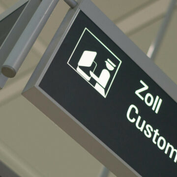 img Pensionari români prinși cu bijuterii de 650.000 de euro pe Aeroportul din Munchen