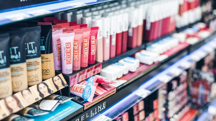 Magazinele, obligate să pună etichete speciale pentru a nu mai înșela clienții