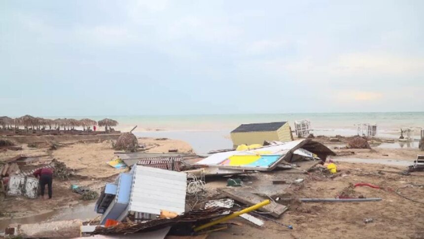 img Furtunile torențiale distrug Vama Veche – Impactul și măsurile de intervenție