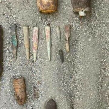 img Descoperire de proiectile și muniție în curtea unui localnic din orașul Cugir