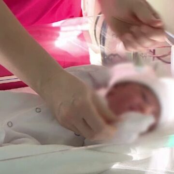 Investigație în cazul șocant de la Suceava: Bebelușul internat cu răni suspecte