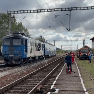 img Oprirea temporară a circulației feroviare între Lunca Bradului și Răstolița din cauza unei șine rupte