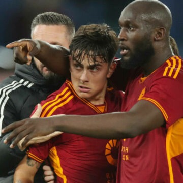 img AS Roma, amendată de UEFA cu două milioane de euro. Greșeala comisă de marele club din Italia