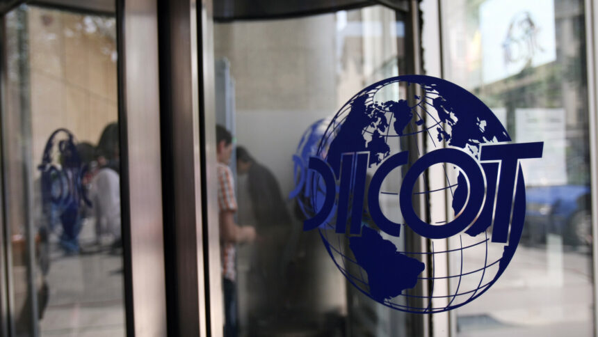 img Grupare specializată în contrabandă cu țigări destructurat de DIICOT. Șapte persoane au fost ridicate de mascați