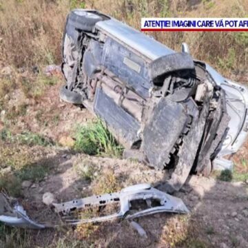 img Accident în Gorj: Mașină răsturnată pe drum drept, doi pensionari la spital