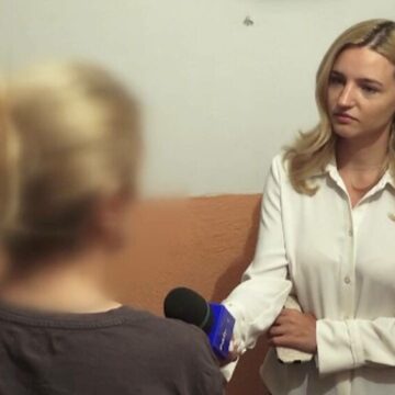 img Femeia din Iași care a primit acordul judecătorilor să intre cu forța în apartamentul vecinei pentru curățenie