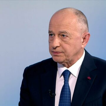 img Gafa lui Mircea Geoană la TV referitoare la Regele Mihai