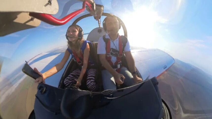 img Europa FM și-a lansat noua grilă de programe ”on air”, la propriu. A transmis în direct de la bordul unui avion în zbor