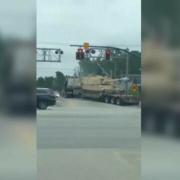 img Accident spectaculos la o trecere la nivel cu calea ferată