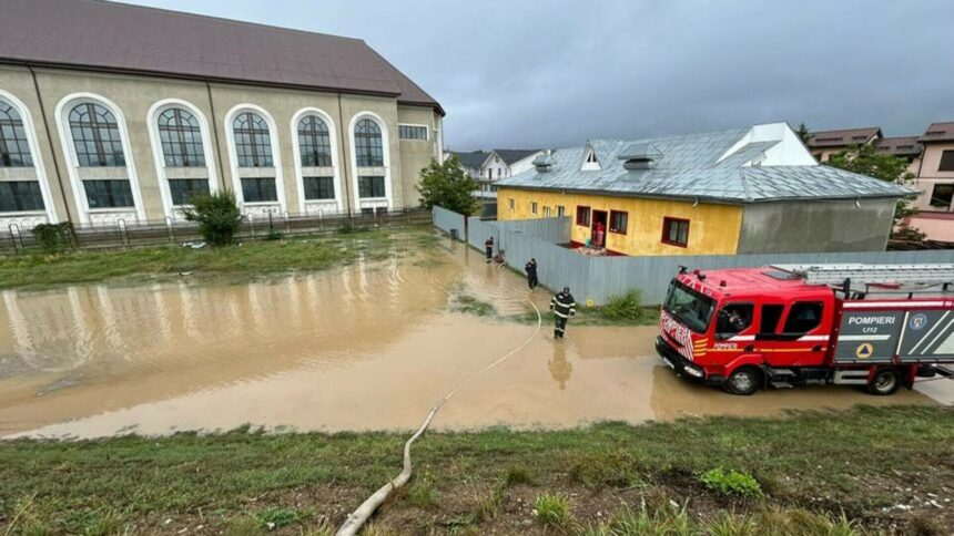 Inundatii in Bacau din cauza ploilor torentiale