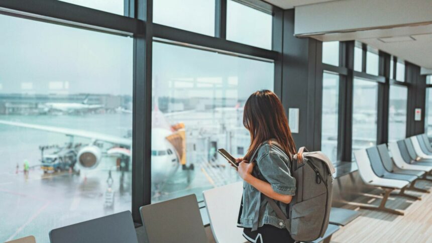 Călătorii cu rucsacul – cum să împachetezi eficient pentru economisi spațiu