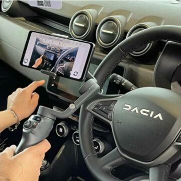 img Dacia Duster cu volan pe dreapta lansată în UK