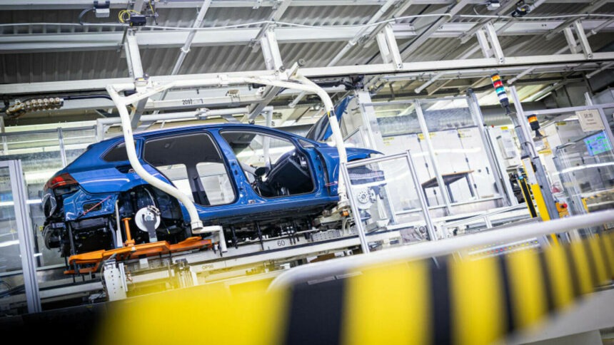 img Probleme pentru un mare producător auto din Europa. Se pregătește să închidă din fabrici