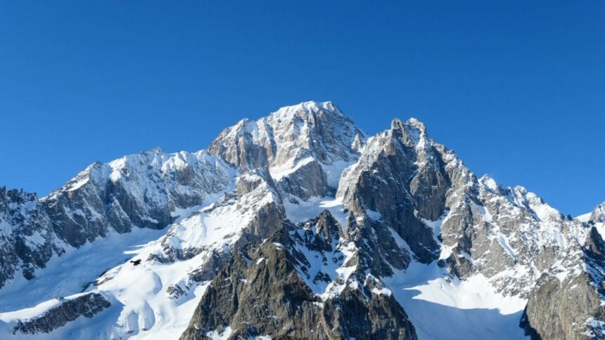img Tragedie în masivul Mont Blanc: Un alpinist român a murit pe traseu