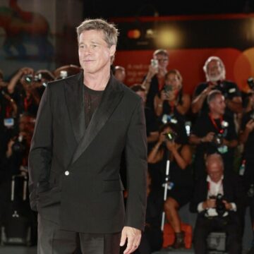 img Brad Pitt și George Clooney strălucesc la Veneția: Detalii despre premiera filmului „Lupii” și apariția surprinzătoare a iubitei lui Brad Pitt