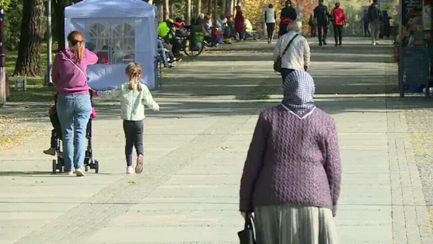 img România îmbătrânește: provocările unei populații în declin demografic