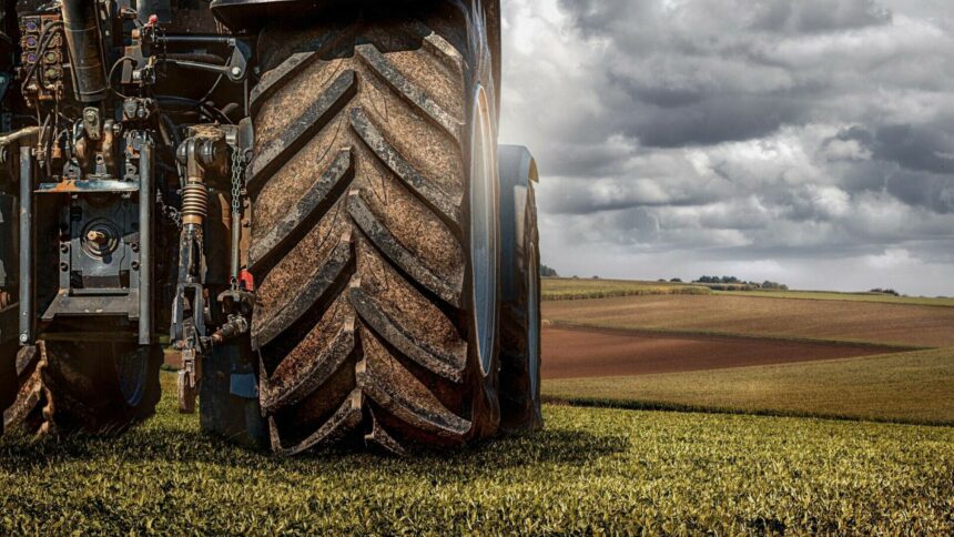 Fabricarea unui nou tractor 100% românesc la Craiova