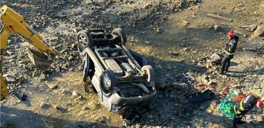 img Accident grav în Vrancea: Fetiță de 9 ani salvată miraculos dintr-un autoturism căzut de pe un pod