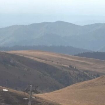 img Se pregătesc pârtiile și instalațiile pentru schi în stațiunile montane