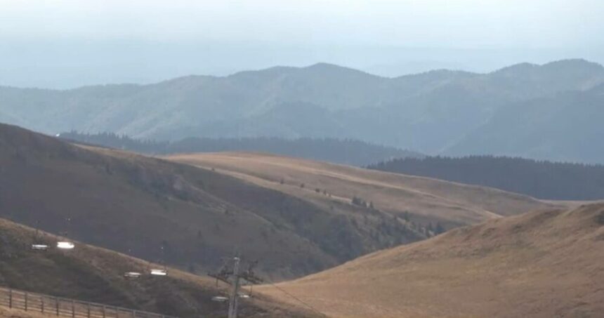 img Se pregătesc pârtiile și instalațiile pentru schi în stațiunile montane