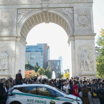 img Apariție surpriză a actorului Timothée Chalamet în mijlocul unui concurs de sosii