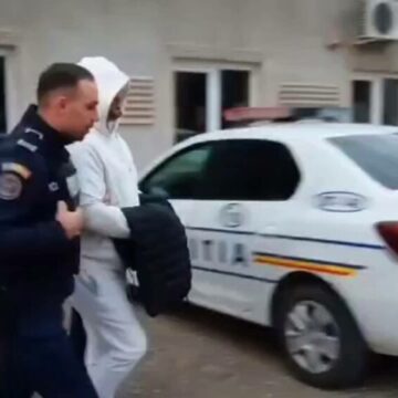 img Hoții din Botoșani – Cumpărare frauduloasă și furt de bijuterii