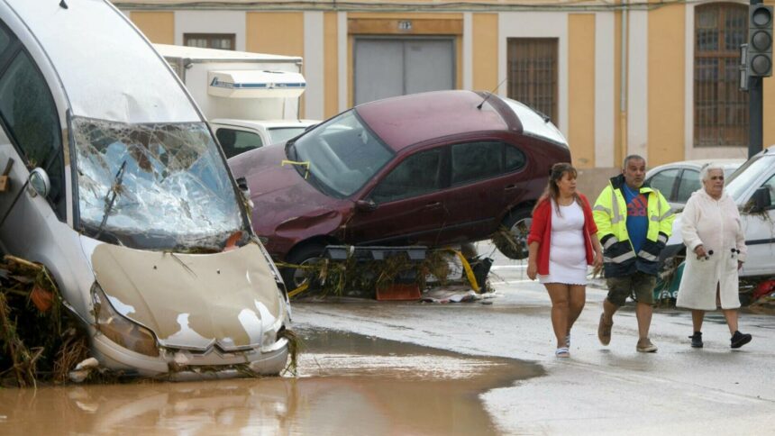 Cinci români dispăruți în Spania după inundațiile catastrofale