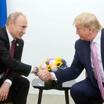 img Vladimir Putin îl consideră pe Donald Trump o țintă ușoară