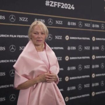 img Pamela Anderson revine în cinematografe într-un nou film