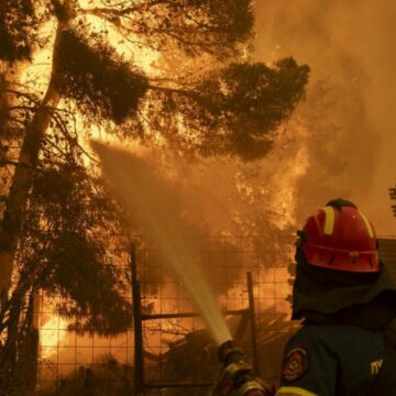 img Croația și Italia trimit avioane Greciei pentru a ajuta în lupta cu incendiile de pădure și vegetație