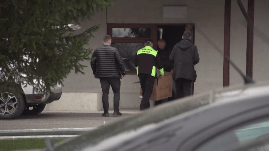 img Percheziții la o directoare de bancă din Capitală care ar fi furat 300.000 de euro din conturile unor clienți