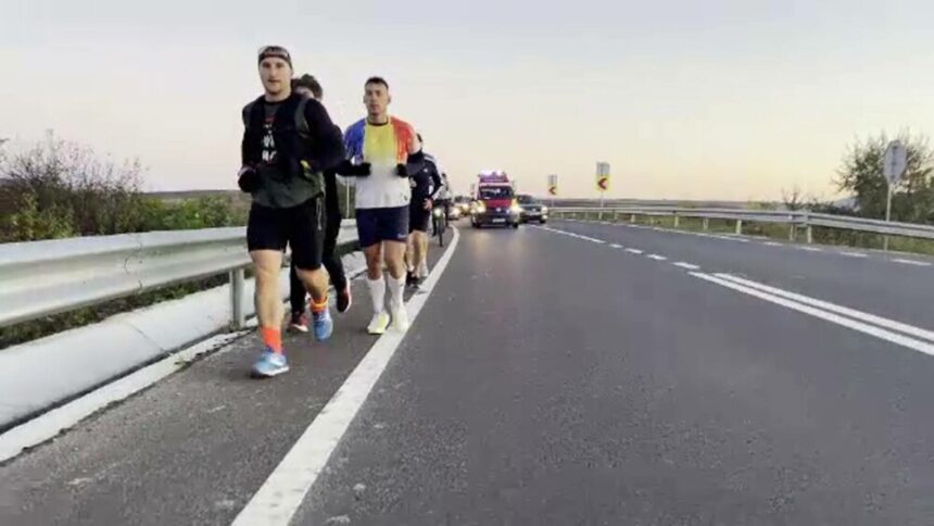 img Ultra-maraton caritabil în Iași. Pompierii alergă 62 km pentru o tânără bolnavă de cancer