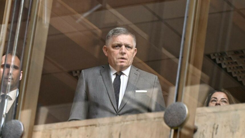 img Prim-ministrul Slovaciei acuză jurnaliștii de lipsă de responsabilitate și amenință cu restricții