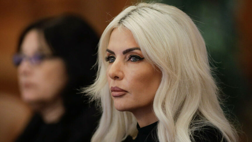 Scandalul demisiei Laurei Vicol din PSD