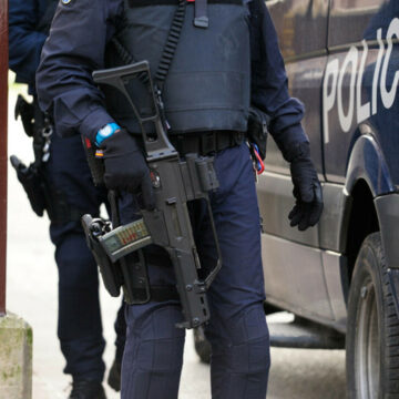 img Confruntare violentă între muncitorii români și albanezi pe șantierul stadionului FC Barcelona